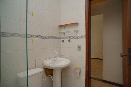Casa de condomínio para alugar com 45m², 2 quartos e sem vaga Casa de condomínio para alugar com 45m², 2 quartos e sem vagaBanheiro