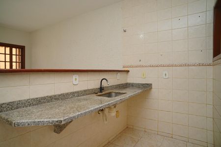 Casa de condomínio para alugar com 45m², 2 quartos e sem vaga Casa de condomínio para alugar com 45m², 2 quartos e sem vagaCozinha