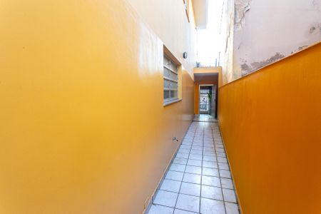 Casa para alugar com 170m², 3 quartos e 2 vagasCorredor