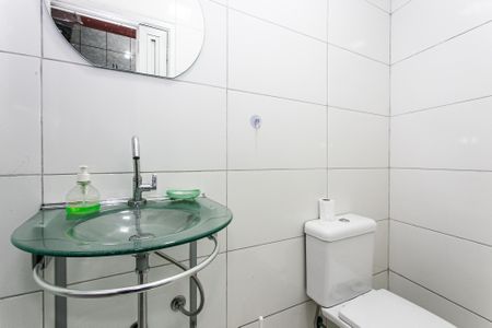 Casa para alugar com 170m², 3 quartos e 2 vagasBanheiro de Serviço