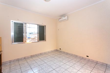 Casa para alugar com 170m², 3 quartos e 2 vagasQuarto 1