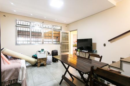 Casa para alugar com 170m², 3 quartos e 2 vagasSala