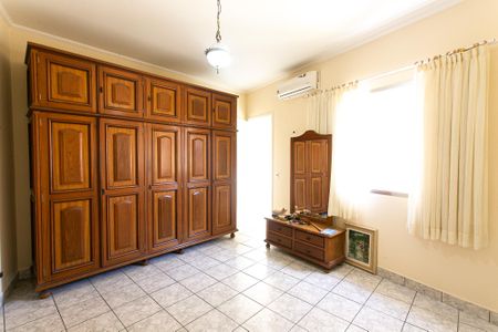 Casa para alugar com 170m², 3 quartos e 2 vagasSuíte