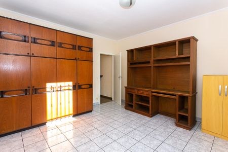 Casa para alugar com 170m², 3 quartos e 2 vagasQuarto 1