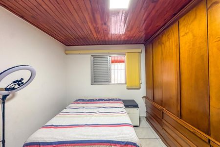 Casa para alugar com 200m², 2 quartos e 2 vagas Casa para alugar com 200m², 2 quartos e 2 vagasQuarto