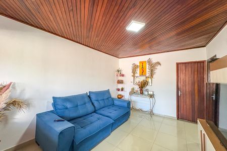 Casa para alugar com 200m², 2 quartos e 2 vagas Casa para alugar com 200m², 2 quartos e 2 vagasSala