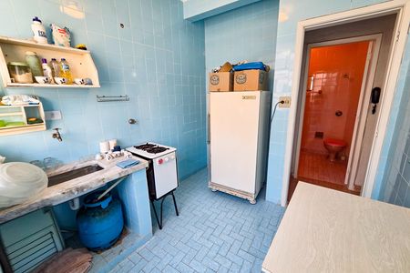 Cozinha de apartamento para alugar com 1 quarto, 45m² em Vila Tupi, Praia Grande