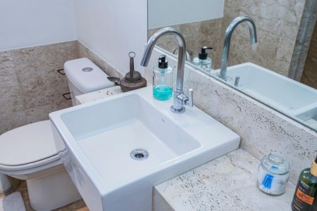 Casa à venda com 162m², 3 quartos e 1 vagaBanheiro