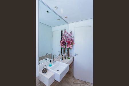 Casa à venda com 162m², 3 quartos e 1 vagaBanheiro