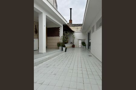Casa à venda com 239m², 3 quartos e 4 vagas