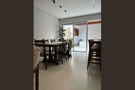 Casa à venda com 239m², 3 quartos e 4 vagas