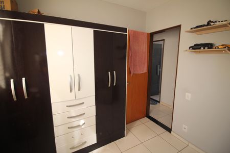 Quarto 2 de apartamento à venda com 3 quartos, 79m² em Santa Cruz, Contagem