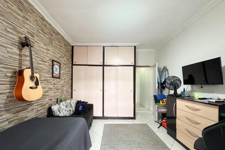 Casa à venda com 183m², 3 quartos e 2 vagasQuarto 1