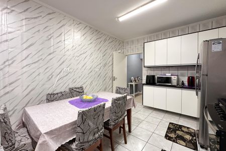 Casa à venda com 183m², 3 quartos e 2 vagasCozinha