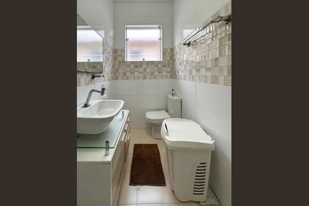 Casa à venda com 183m², 3 quartos e 2 vagasBanheiro Social
