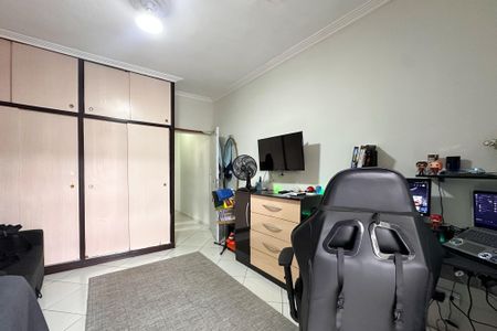 Casa à venda com 183m², 3 quartos e 2 vagasQuarto 1