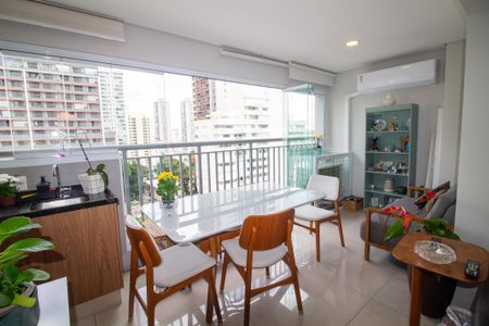 Apartamento à venda com 83m², 2 quartos e 1 vagaSala de Jantar / Varanda Gourmet