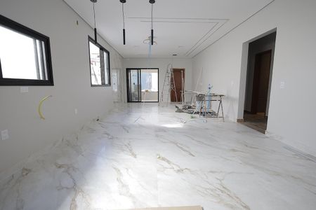 Casa para alugar com 270m², 3 quartos e sem vaga Casa para alugar com 270m², 3 quartos e sem vagaSala e Cozinha