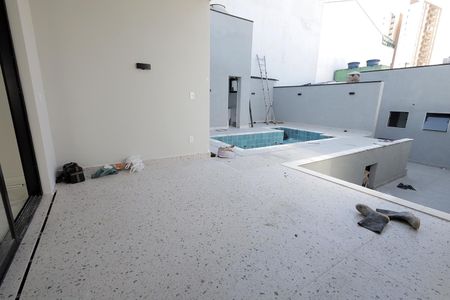 Casa para alugar com 270m², 3 quartos e sem vaga Casa para alugar com 270m², 3 quartos e sem vagaVaranda