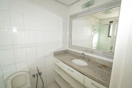 Apartamento à venda com 135m², 3 quartos e 1 vagaBanheiro da Suíte