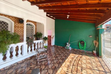 Casa para alugar com 50m², 1 quarto e 1 vaga Casa para alugar com 50m², 1 quarto e 1 vagaQuintal - Garagem