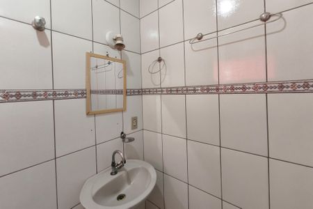 Casa para alugar com 50m², 1 quarto e 1 vaga Casa para alugar com 50m², 1 quarto e 1 vagaBanheiro