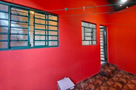 Casa para alugar com 50m², 1 quarto e 1 vaga Casa para alugar com 50m², 1 quarto e 1 vagaQuintal