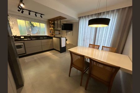 Casa de condomínio à venda com 216m², 3 quartos e 2 vagasCozinha