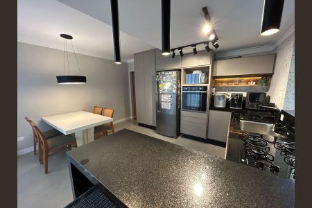 Casa de condomínio à venda com 216m², 3 quartos e 2 vagasCozinha