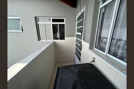 Casa de condomínio à venda com 216m², 3 quartos e 2 vagasedícula