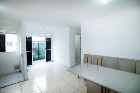 Sala de apartamento para alugar com 2 quartos, 50m² em Parque Colúmbia, Rio de Janeiro