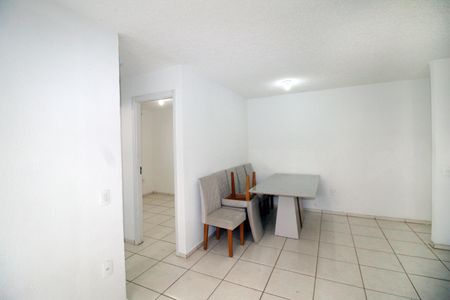 Sala de apartamento para alugar com 2 quartos, 50m² em Parque Colúmbia, Rio de Janeiro