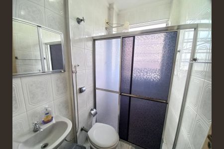 Banheiro de apartamento para alugar com 1 quarto, 35m² em Centro, São Vicente