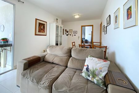 Apartamento à venda com 67m², 2 quartos e 2 vagasSala