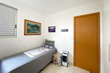 Apartamento à venda com 67m², 2 quartos e 2 vagasQuarto 2
