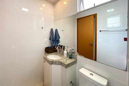 Apartamento à venda com 67m², 2 quartos e 2 vagasBanheiro da Suíte 1