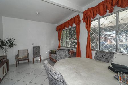 Sala de casa para alugar com 4 quartos, 166m² em Farrapos, Porto Alegre