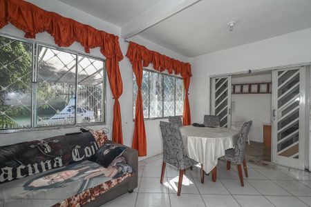 Sala de casa para alugar com 4 quartos, 166m² em Farrapos, Porto Alegre