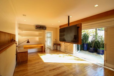 Casa à venda com 830m², 6 quartos e 5 vagas Casa à venda com 830m², 6 quartos e 5 vagasSuíte 4