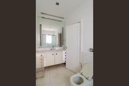 Casa à venda com 830m², 6 quartos e 5 vagas Casa à venda com 830m², 6 quartos e 5 vagasBanheiro da Suíte 1