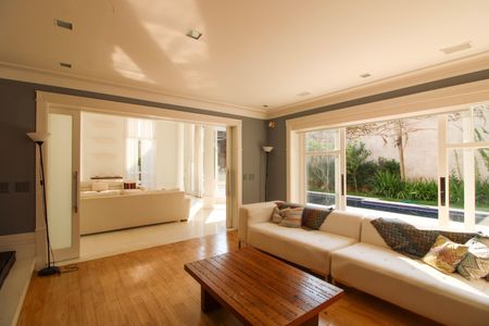 Casa à venda com 830m², 6 quartos e 5 vagas Casa à venda com 830m², 6 quartos e 5 vagasSala 2