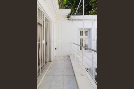 Casa à venda com 830m², 6 quartos e 5 vagas Casa à venda com 830m², 6 quartos e 5 vagasVaranda Suíte 2