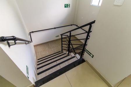 Apartamento à venda com 54m², 2 quartos e 1 vagaEscada