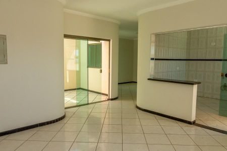 Sala de casa para alugar com 3 quartos, 245m² em Jardim Ipiranga, Americana