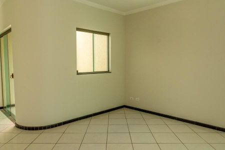 Casa para alugar com 245m², 3 quartos e 2 vagasSala