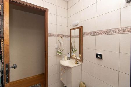 Casa à venda com 285m², 3 quartos e 6 vagas Casa à venda com 285m², 3 quartos e 6 vagasBanheiro Social