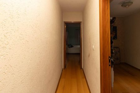 Casa à venda com 285m², 3 quartos e 6 vagas Casa à venda com 285m², 3 quartos e 6 vagasCorredor dos Quartos