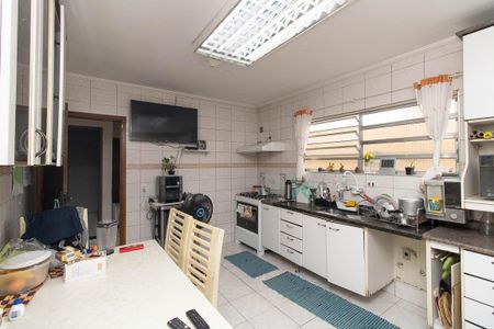 Casa à venda com 285m², 3 quartos e 6 vagas Casa à venda com 285m², 3 quartos e 6 vagasCozinha