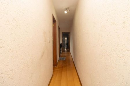 Casa à venda com 285m², 3 quartos e 6 vagas Casa à venda com 285m², 3 quartos e 6 vagasCorredor dos Quartos