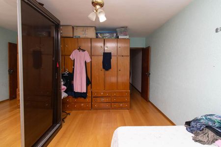 Casa à venda com 285m², 3 quartos e 6 vagas Casa à venda com 285m², 3 quartos e 6 vagasQuarto 2